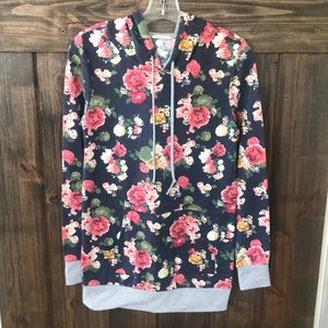 EUC 12Pam by Mon Ami floral knit pullover hoodie